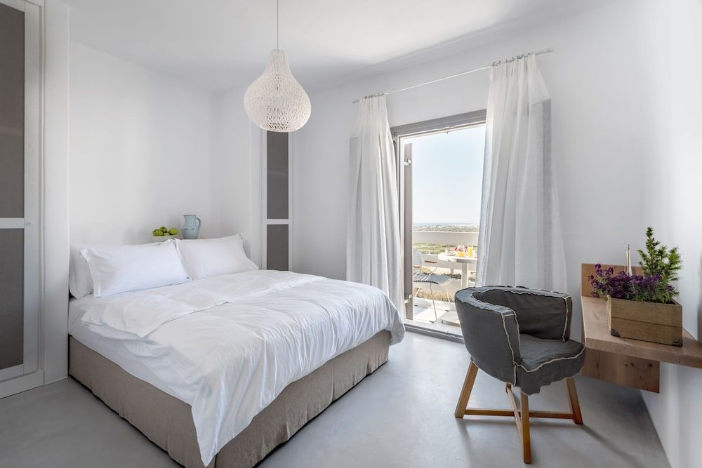 Suite, Sea View (Seven)