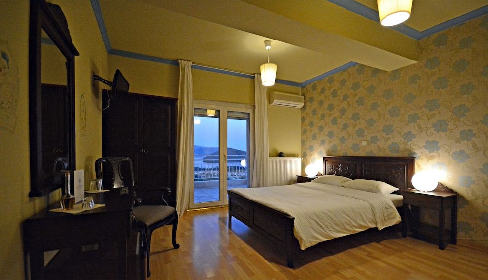 Guesthouse Vissinokipos Double Room, Lake View 6