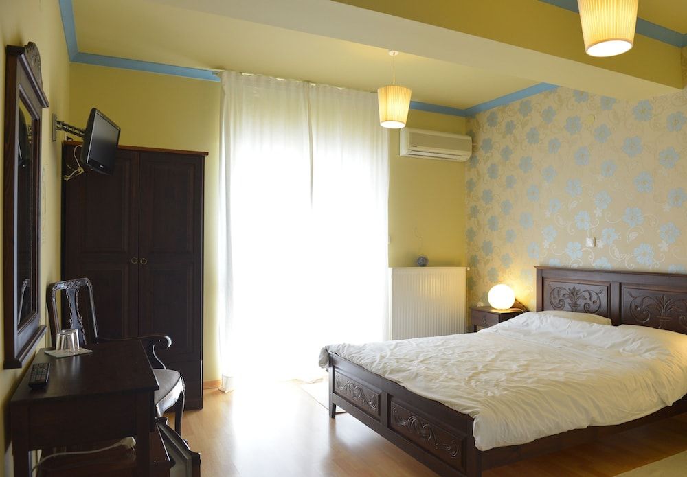 Guesthouse Vissinokipos Double Room, Lake View 2