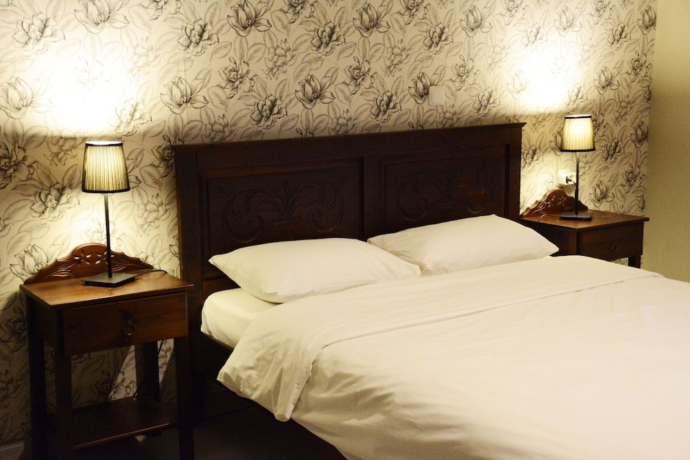 Guesthouse Vissinokipos Double Room, Lake View 5