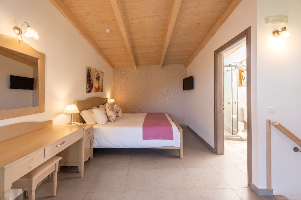 Deluxe Family Suite