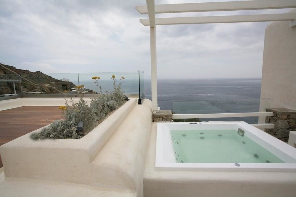 Atlantis Beach Residence Double Deluxe with hot tub (Aether) 11