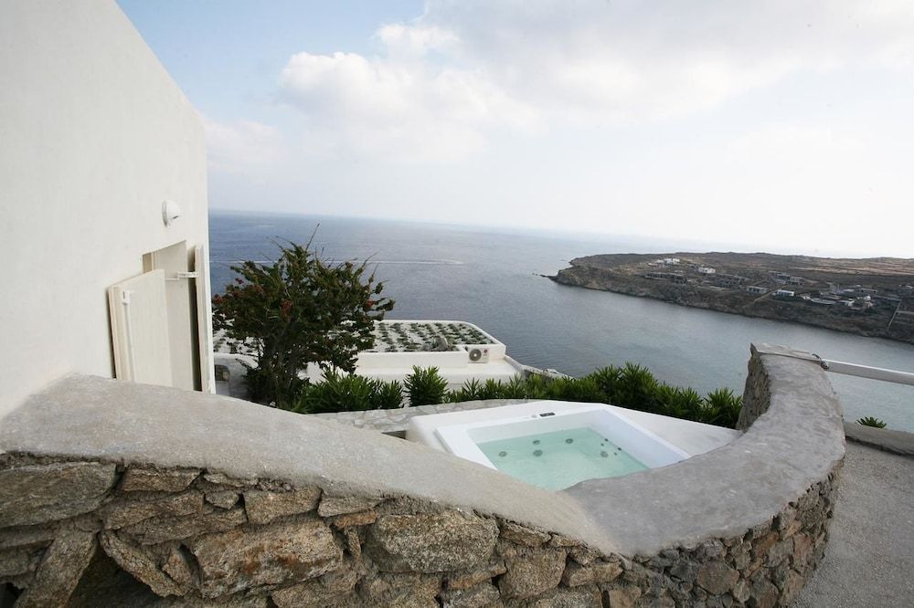 Atlantis Beach Residence Double Deluxe with hot tub (Aether) 13