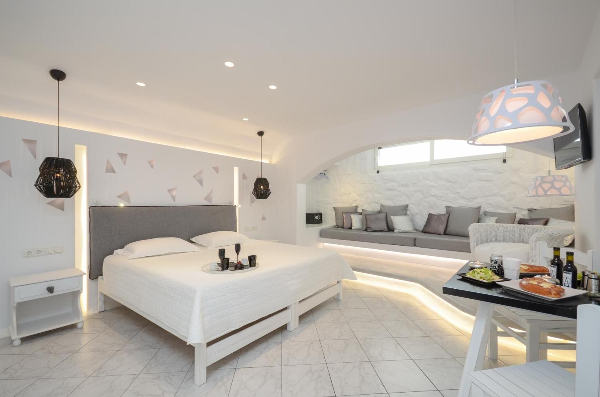 One-Bedroom Apartment (3-4 Adults) - No Balcony