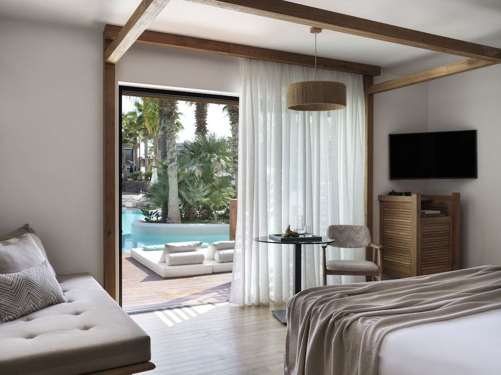 Premium Room Sharing Pool
