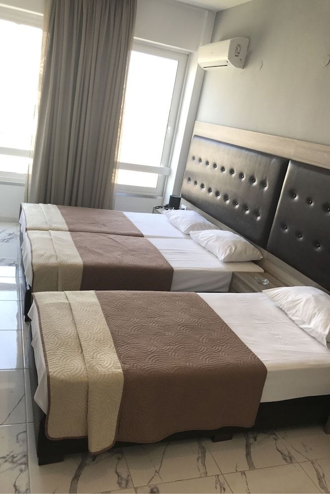 undefined Hotel Rex 4