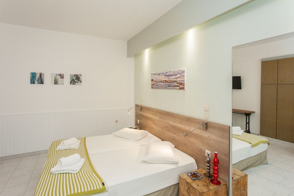 Economy Room (Semi-Basement)