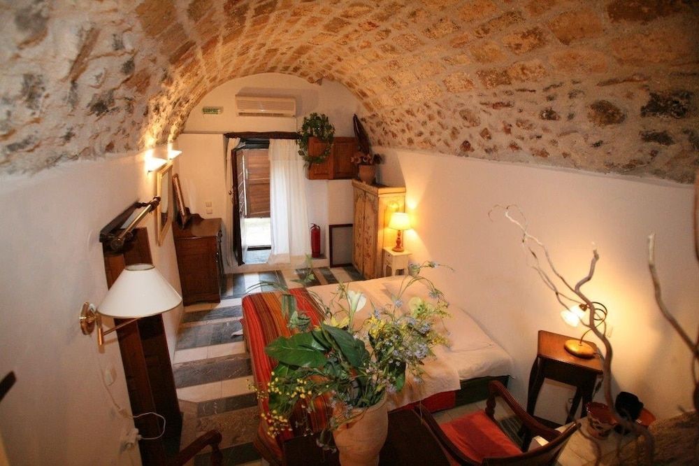 House (Telesilla)