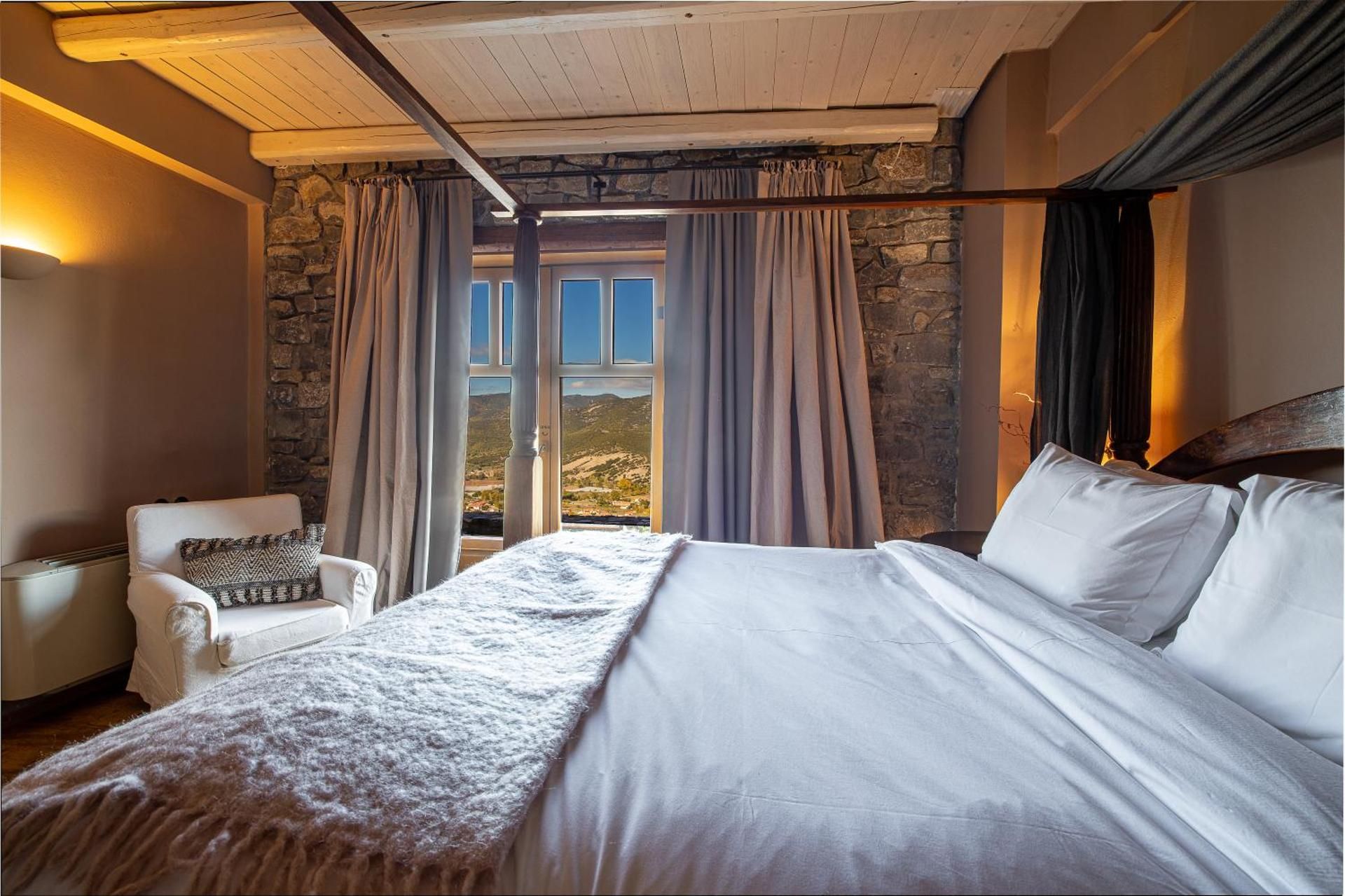 One-Bedroom Apartment - Split Level
