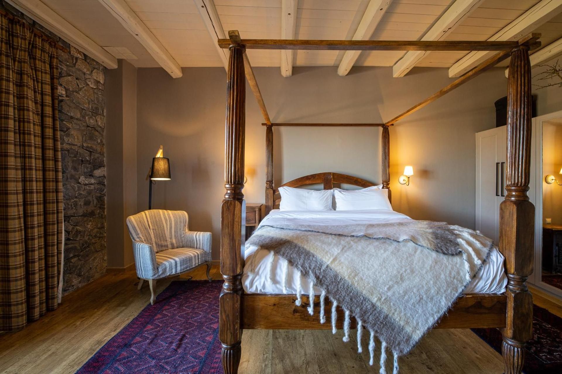 One-Bedroom Apartment - Split Level