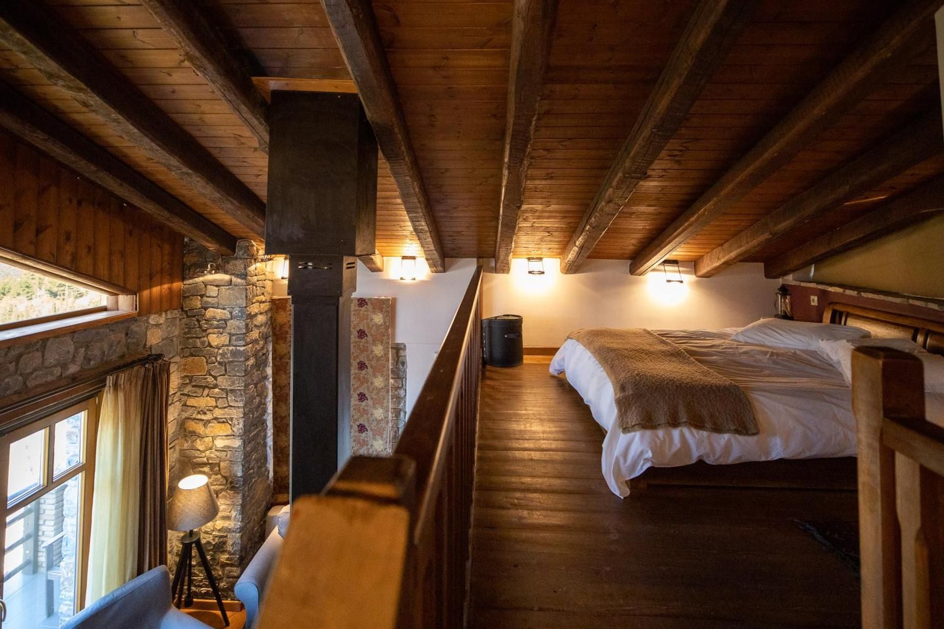Superior One-Bedroom Apartment - Split Level