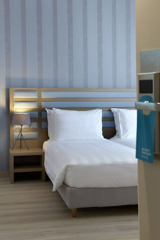 Deluxe Room, City View