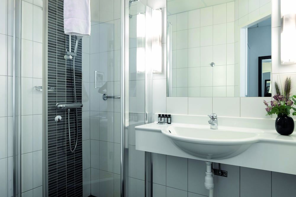 Elite Hotel Adlon Standard Queen Room 3