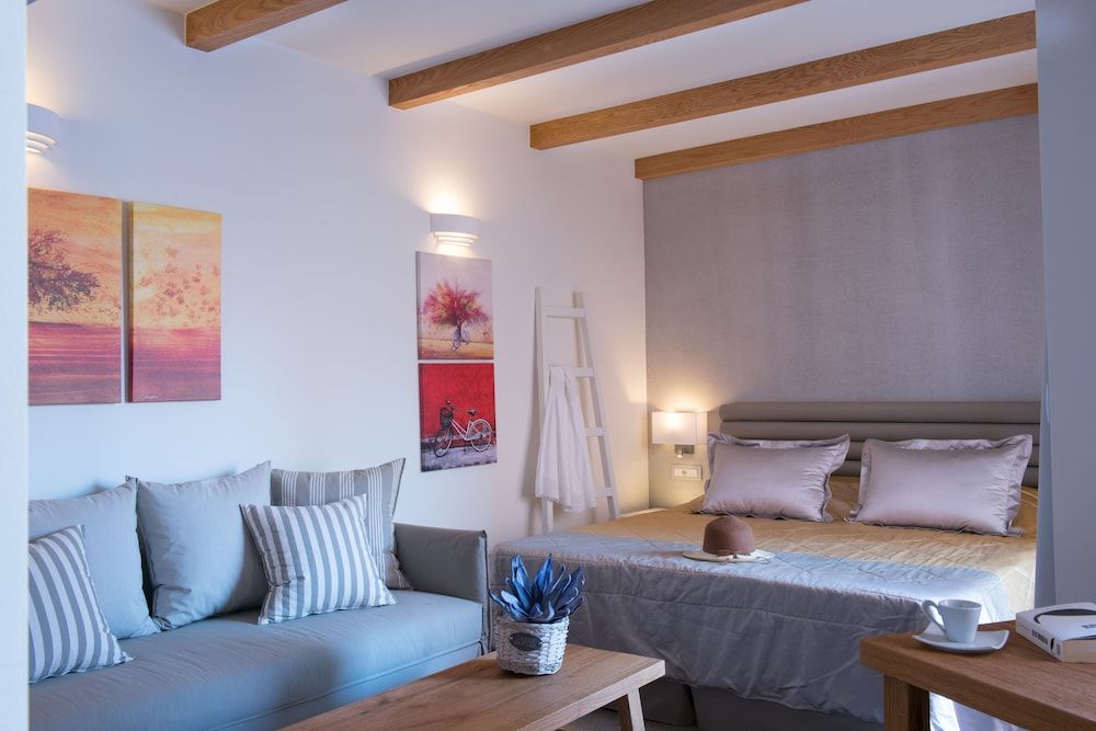 Junior Suite (Upper Floor)
