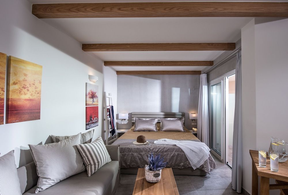 Junior Suite (Upper Floor)