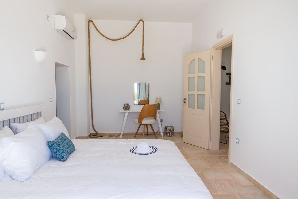 undefined Enastron Suites 10