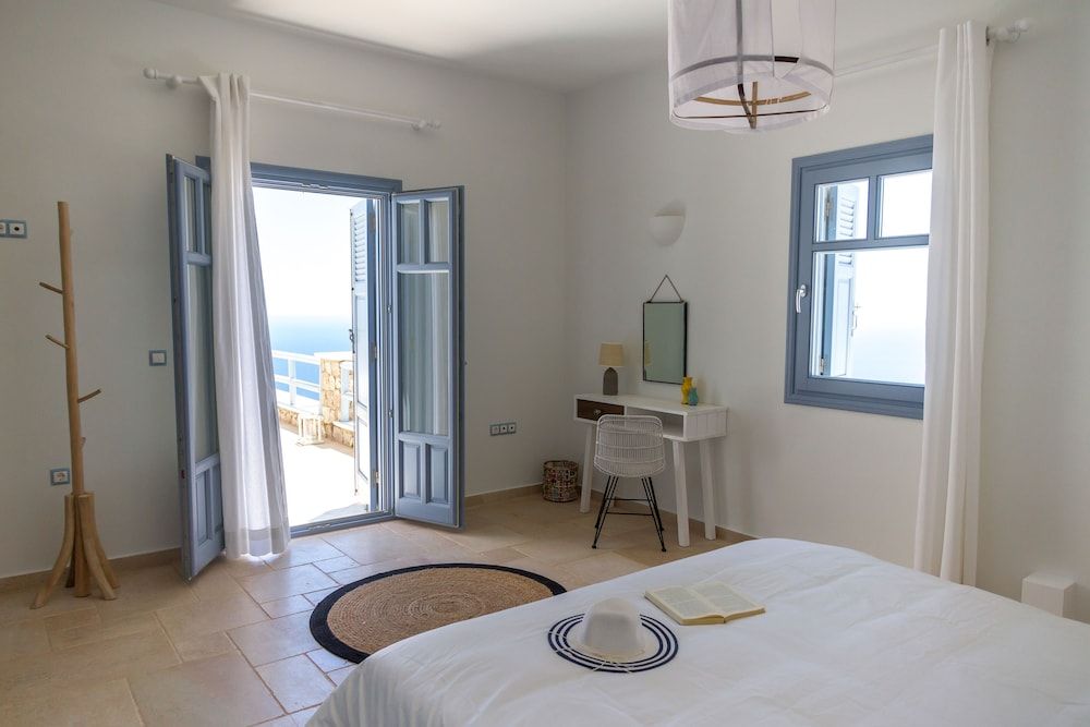 Enastron Suites Superior Suite 2