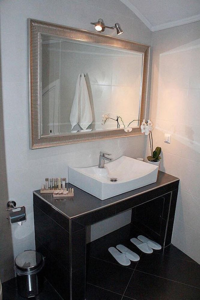 Archontiko Santorini Deluxe Apartment 13