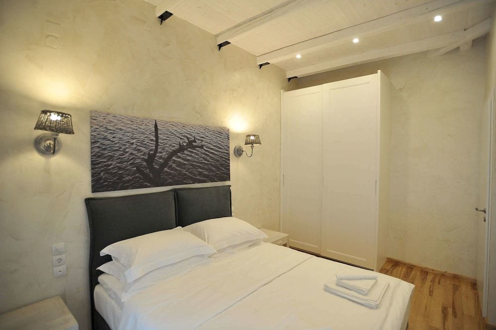 Villa (Grey)