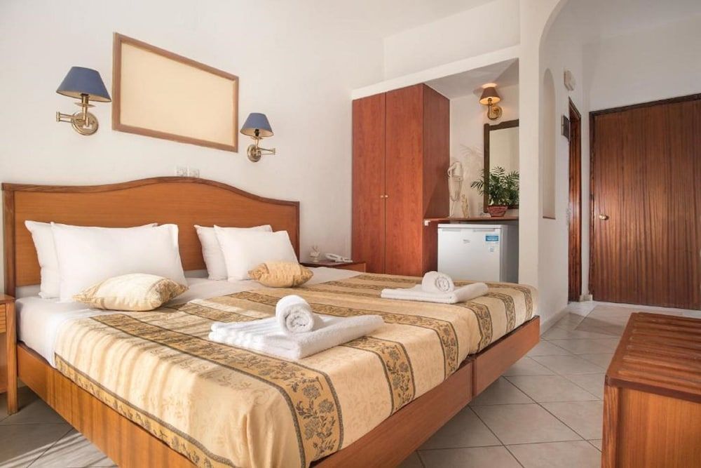 Meltemi Hotel Double Room, 1 Double or 2 Twin Beds, Pool View