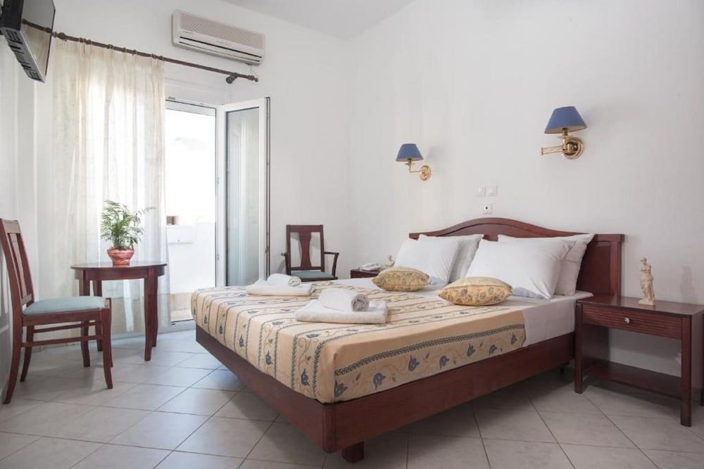 Meltemi Hotel Double Room, 1 Double or 2 Twin Beds, Partial Sea View 5