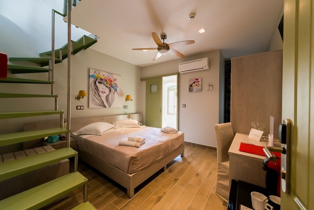 Iokasti Suite