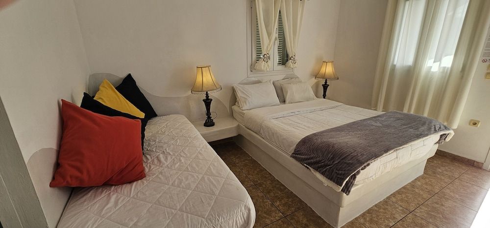 Pleasure Beachside Studios Double Room 7