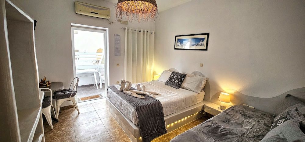 Pleasure Beachside Studios Double Room 21