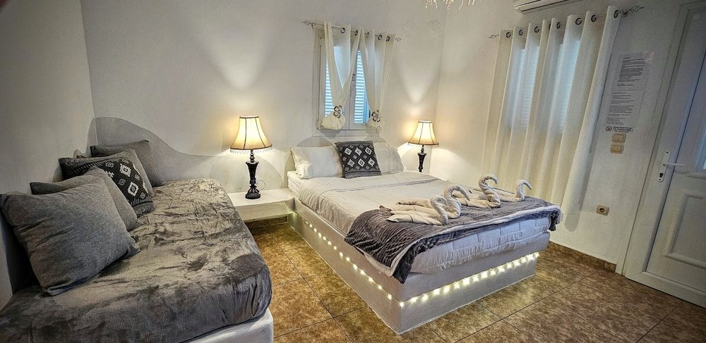 Pleasure Beachside Studios Double Room 23