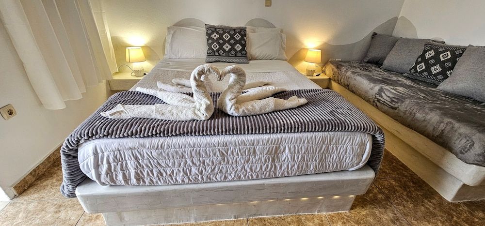 Pleasure Beachside Studios Double Room 16