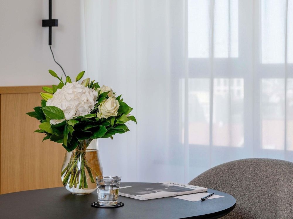 Le Louise Hotel Brussels - MGallery Superior Room, 1 King Bed, City View 13