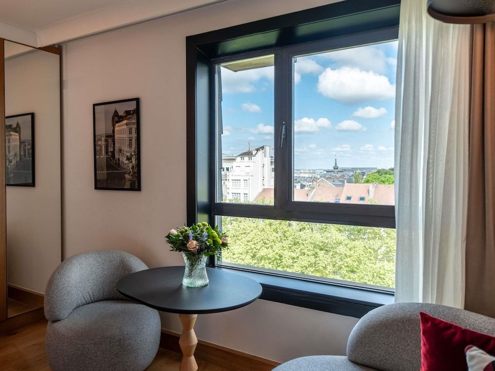 Le Louise Hotel Brussels - MGallery Superior Room, 1 King Bed, City View 15