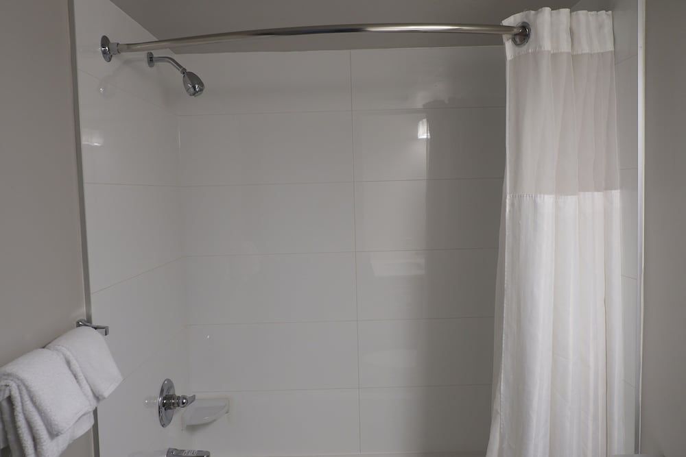 Best Western Plus Vancouver Airport Hotel Standard Room, 2 Double Beds, Non Smoking 5