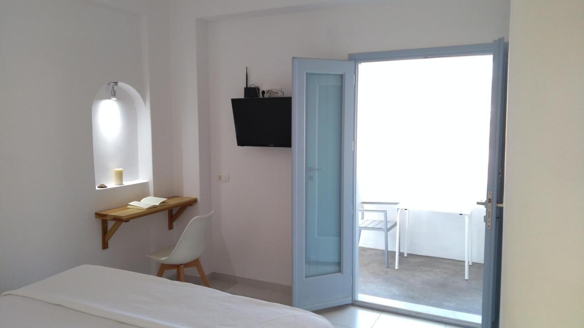 Daylight Double or Twin Room with Partial Sea View