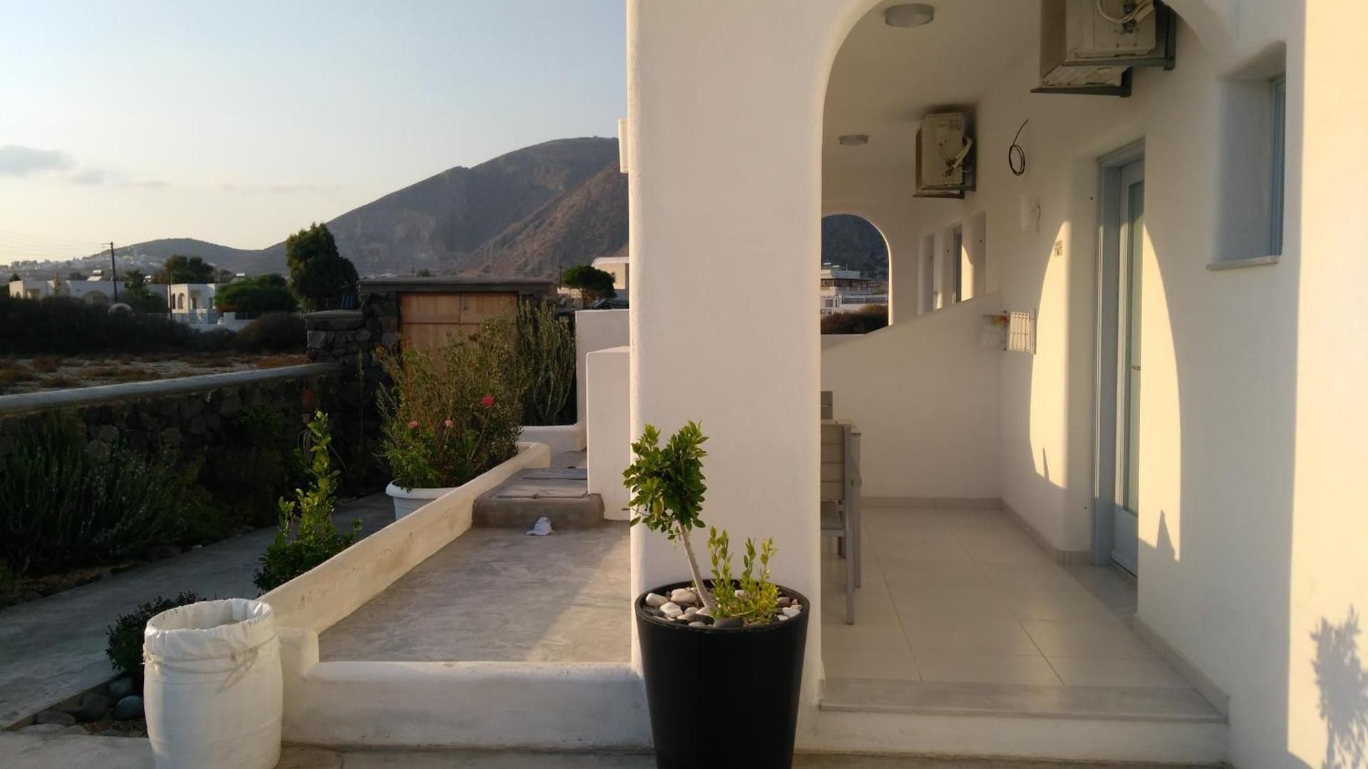 Daylight Double or Twin Room with Garden View and Partial Pool View 2