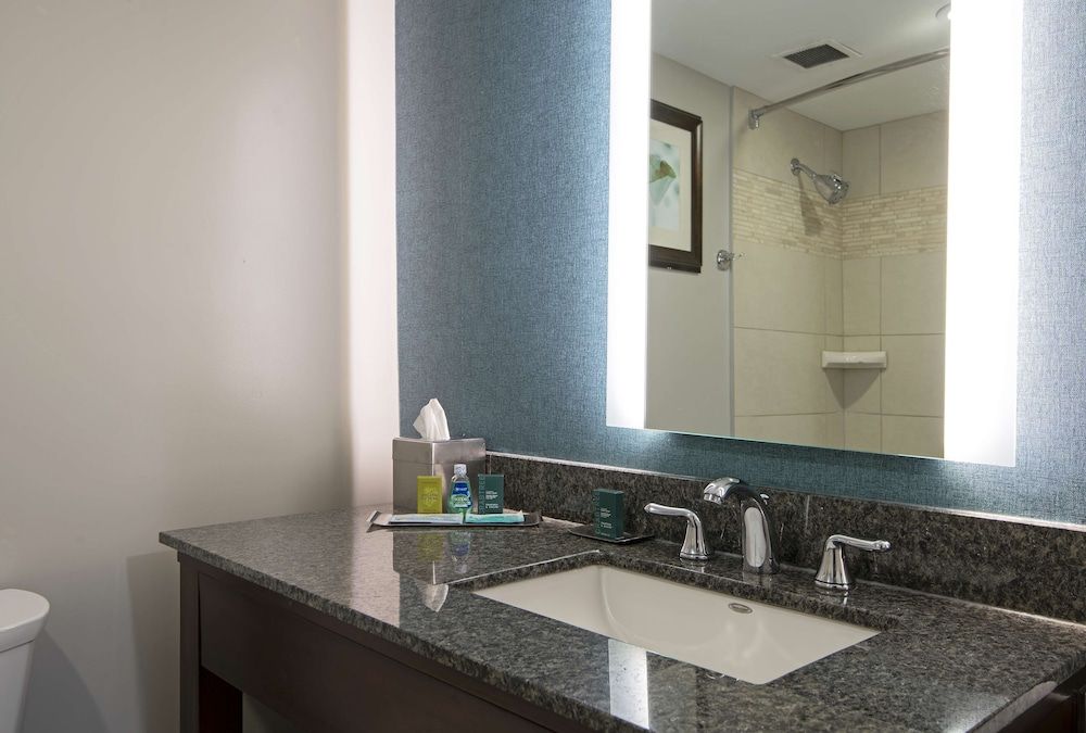 undefined Doubletree by Hilton Hotel Kamloops 10