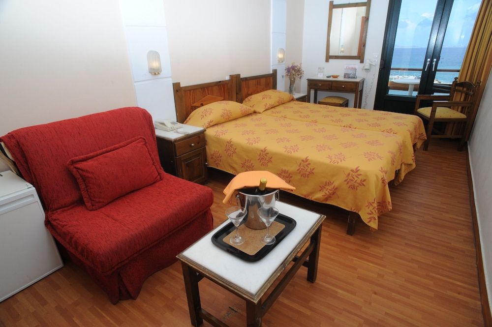 Coronis Hotel Standard Triple Room (Port View) 3