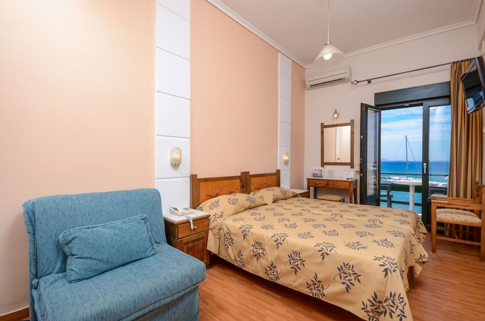 Coronis Hotel Standard Triple Room (Port View) 2