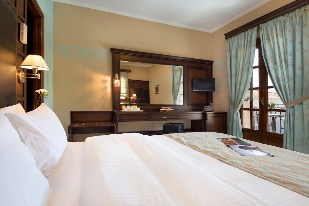 Hotel Kastraki Family Room 3