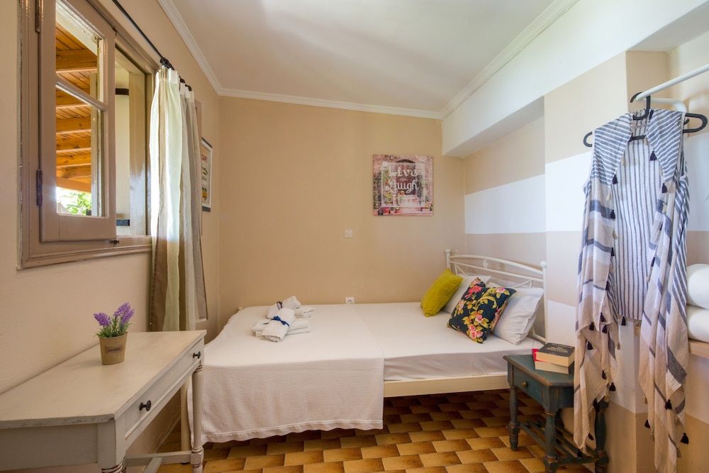 Economy Room, Garden View