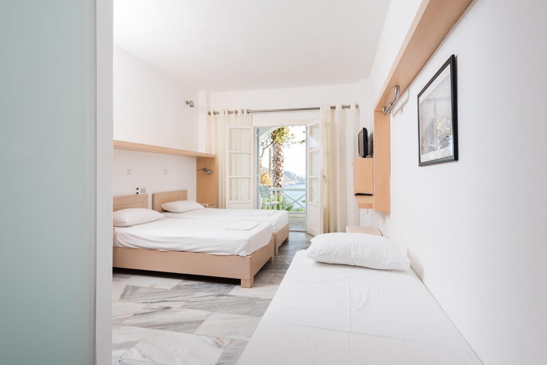 Standard Triple Room with Sea View