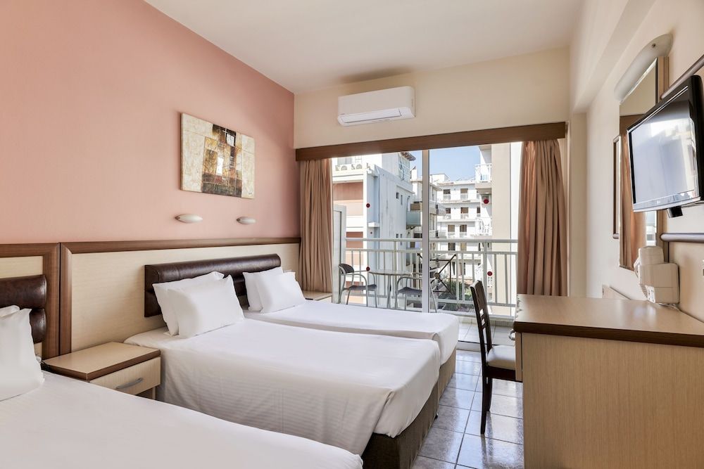 Triple Room (2 adults + 1 child)