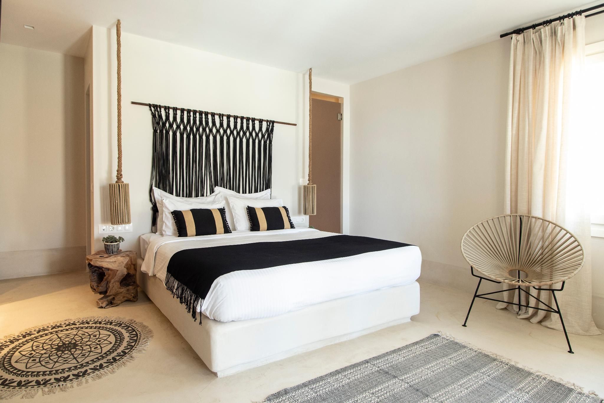 Grande Suite with Sea View & Hot Tub