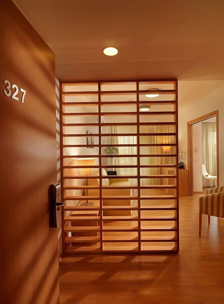 Elefsina Hotel Suite 7