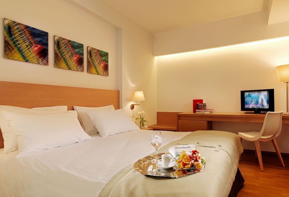 Elefsina Hotel Suite