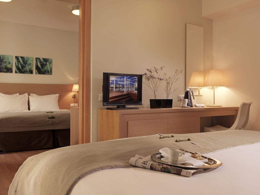 Elefsina Hotel Family Room 2