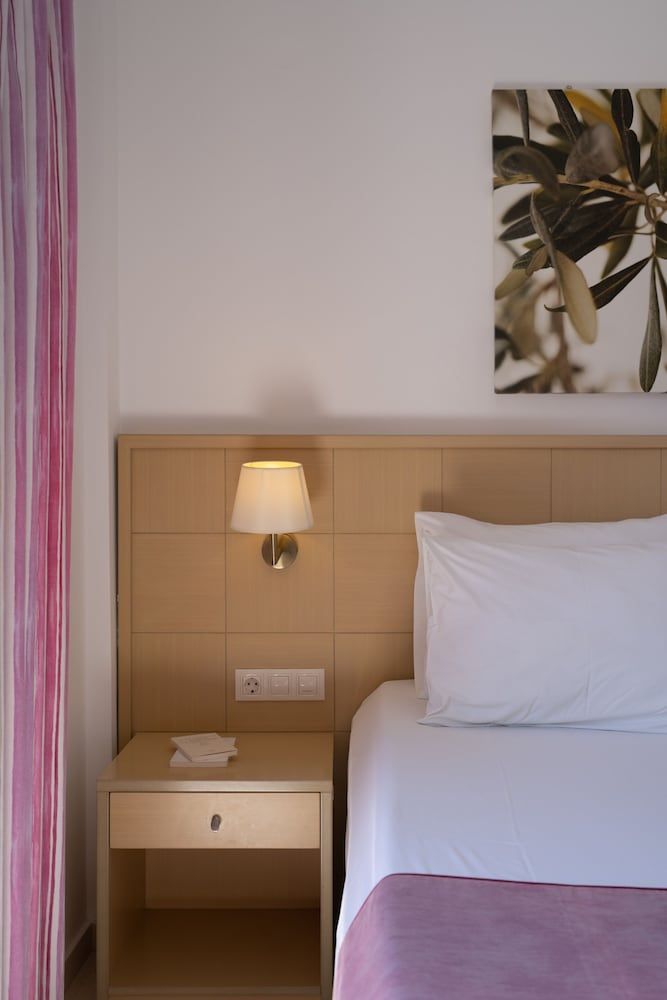 Sunshine Hotel Standard Room 3