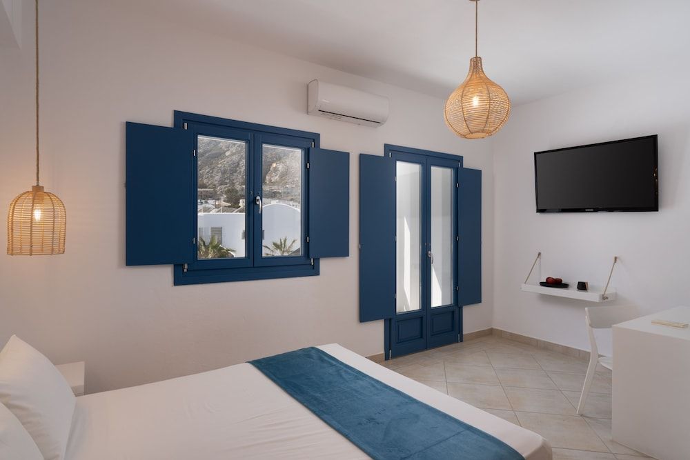 undefined Sunshine Hotel