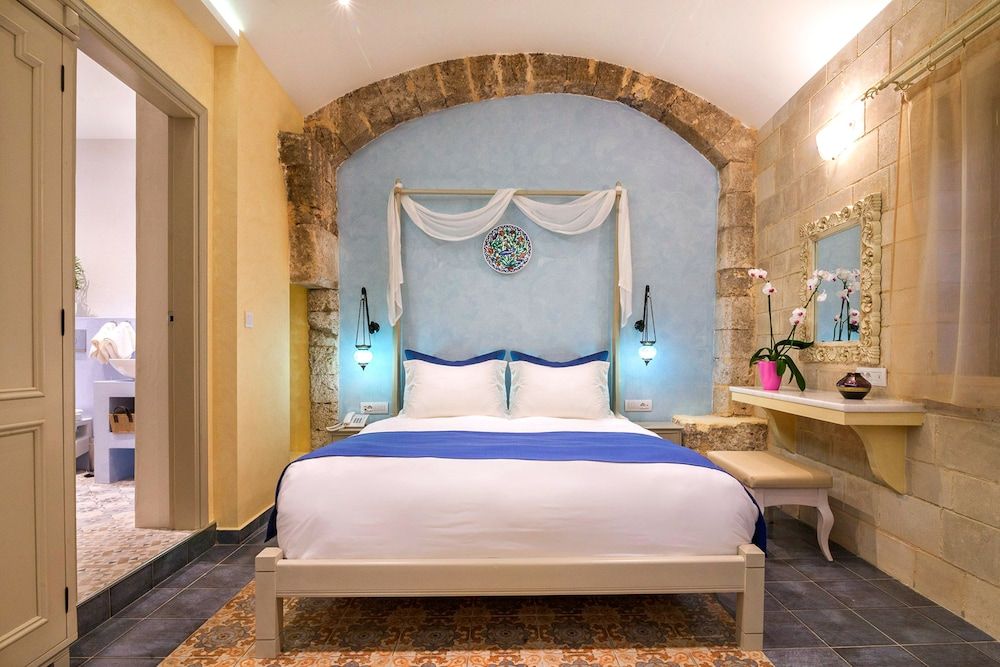Senior Suite with Private Garden and Outdoor Hot Tub (Views of Rhodes)