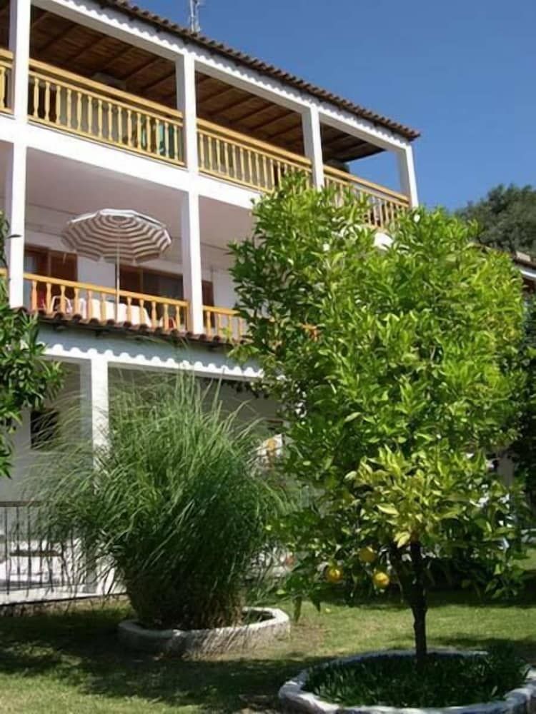 Villa Meroulas